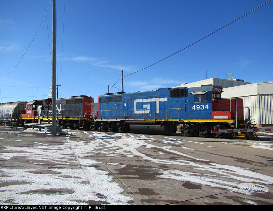GTW 4934 and IC 9566